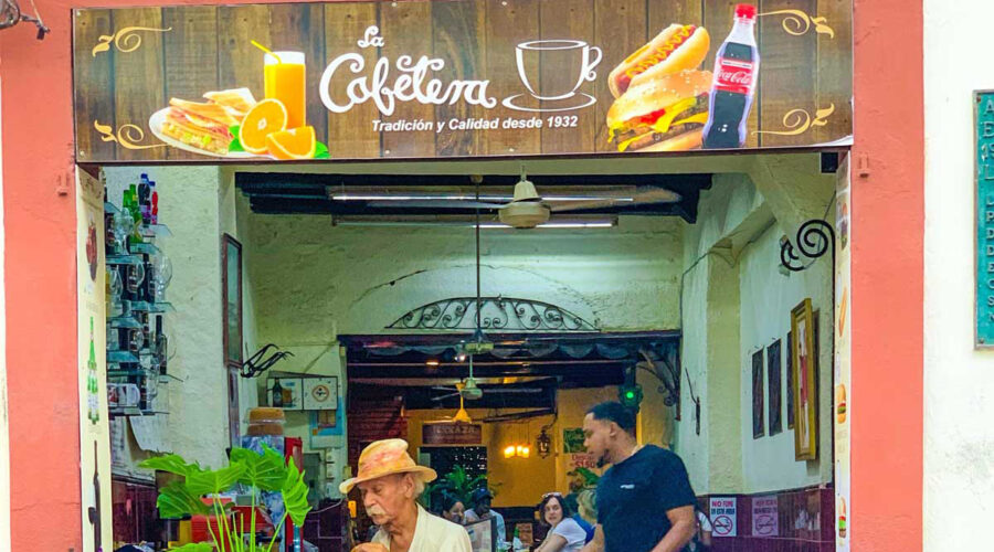 El adiós a La Cafetera, 92 años de historia que cierran sus puertas